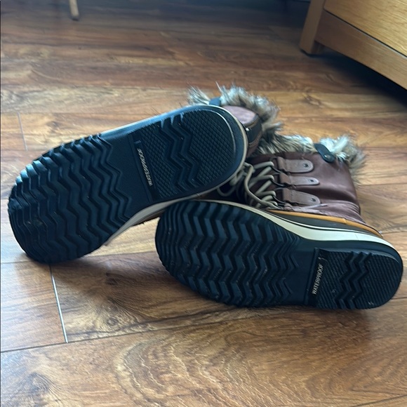 Sorel Brown and Black Winter Boots with Fur Trim - Picture 2 of 4